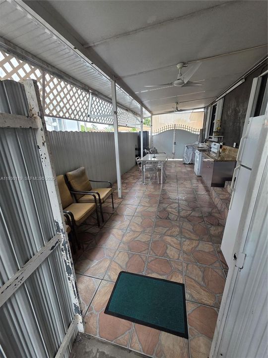 For Sale: $720,000 (5 beds, 3 baths, 1913 Square Feet)