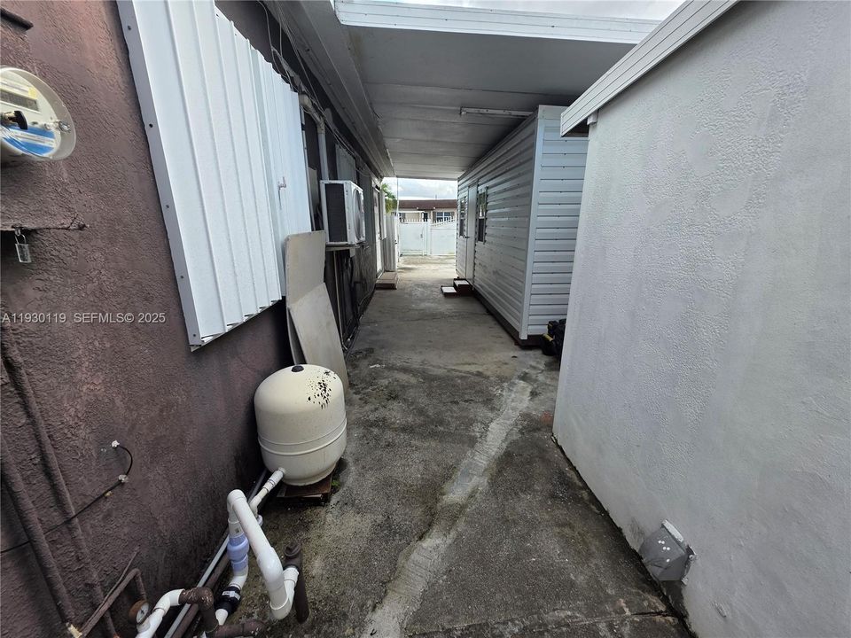 For Sale: $720,000 (5 beds, 3 baths, 1913 Square Feet)