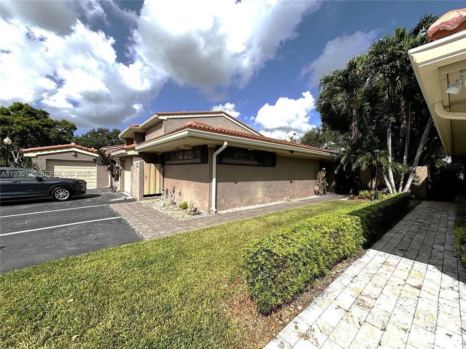 待售: $399,000 (3 贝兹, 2 浴室, 2020 平方英尺)