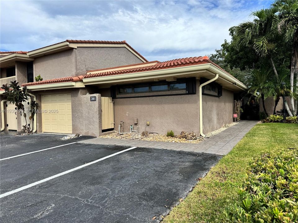 待售: $399,000 (3 贝兹, 2 浴室, 2020 平方英尺)