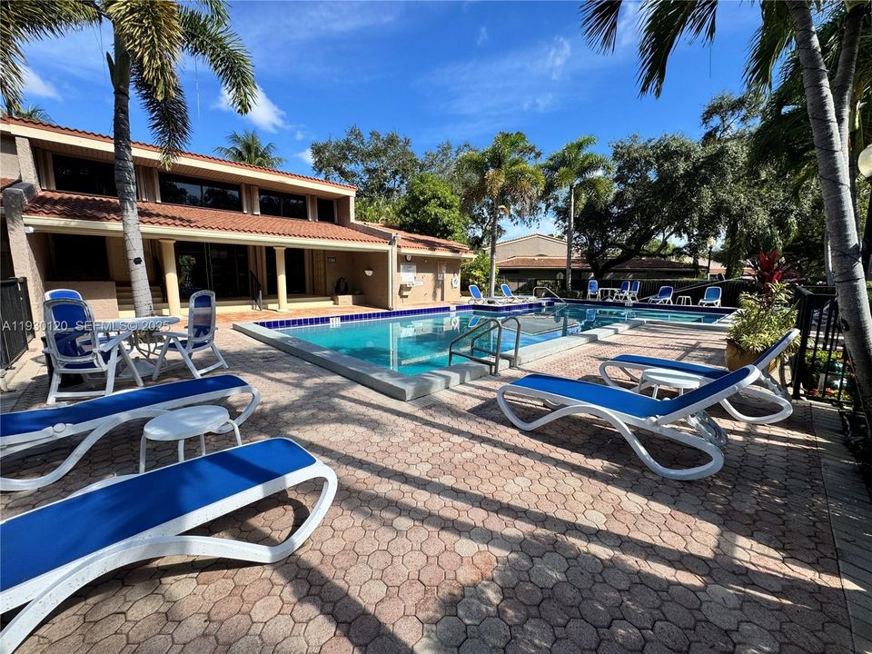 待售: $399,000 (3 贝兹, 2 浴室, 2020 平方英尺)