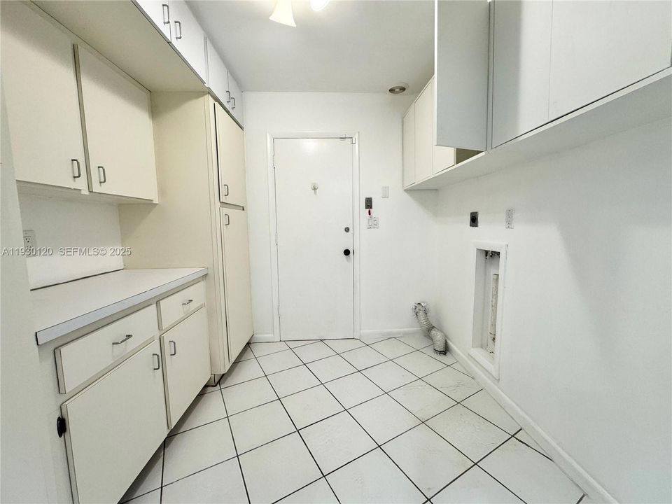 待售: $399,000 (3 贝兹, 2 浴室, 2020 平方英尺)