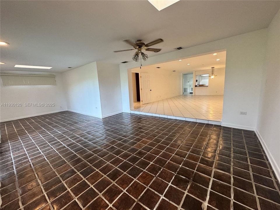 待售: $399,000 (3 贝兹, 2 浴室, 2020 平方英尺)