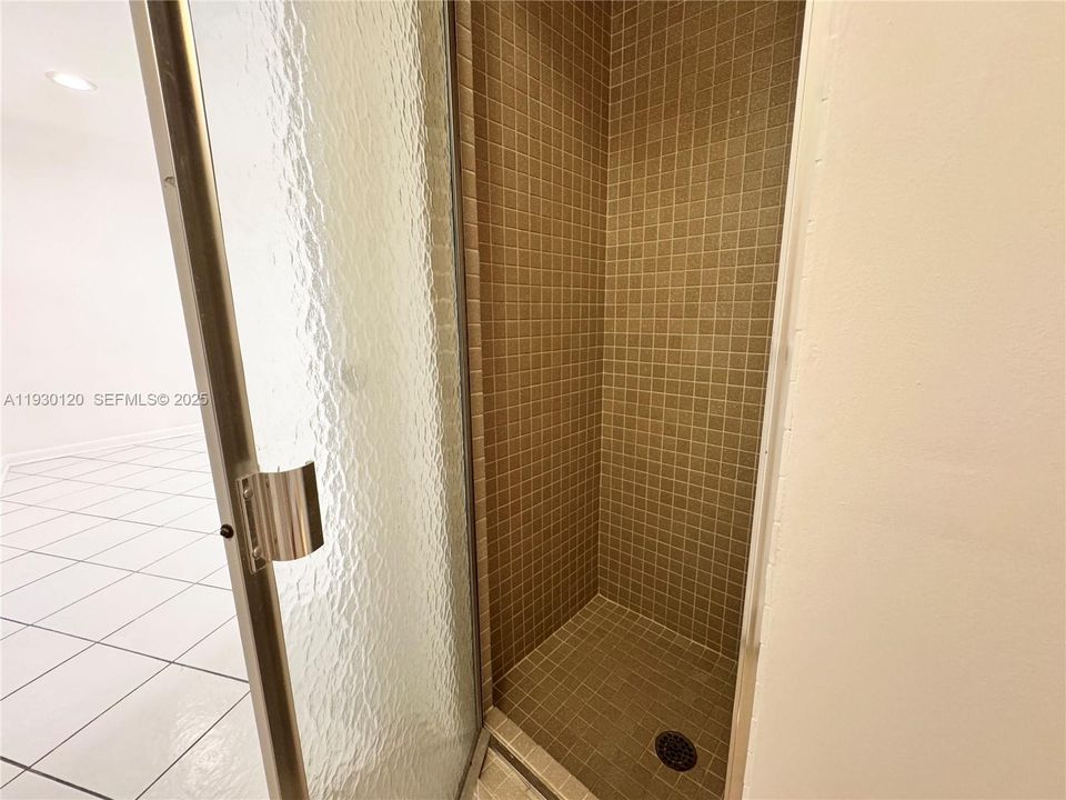 待售: $399,000 (3 贝兹, 2 浴室, 2020 平方英尺)