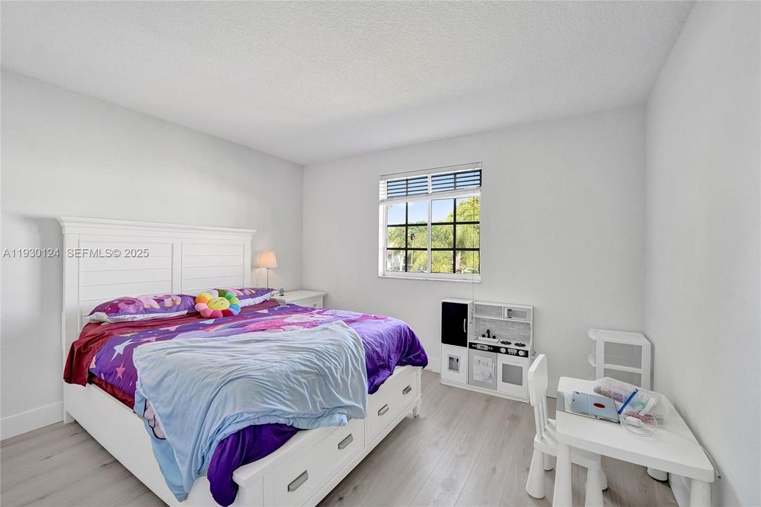 For Rent: $3,850 (4 beds, 2 baths, 1728 Square Feet)