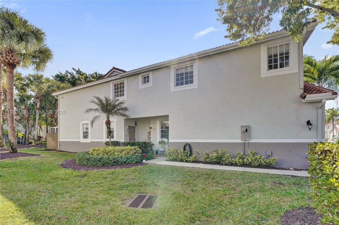 For Rent: $3,850 (4 beds, 2 baths, 1728 Square Feet)