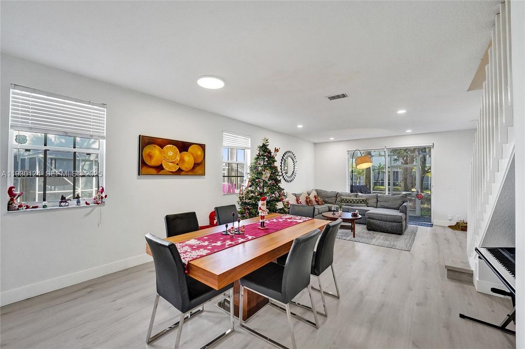 For Rent: $3,850 (4 beds, 2 baths, 1728 Square Feet)