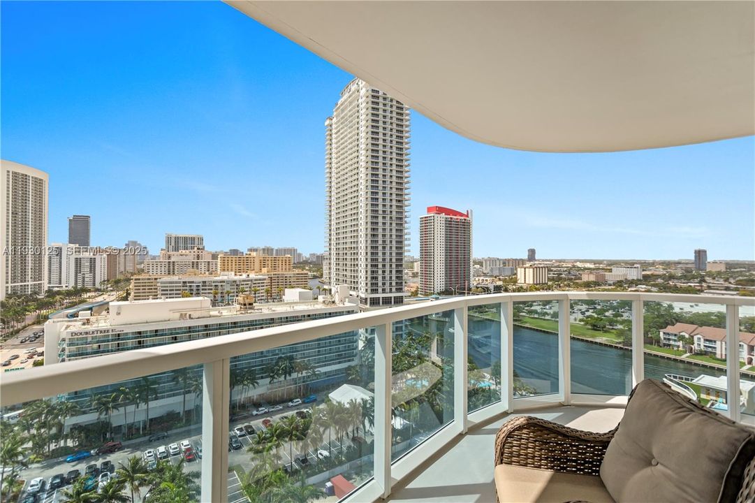 En Venta: $540,000 (2 camas, 2 baños, 1333 Pies cuadrados)