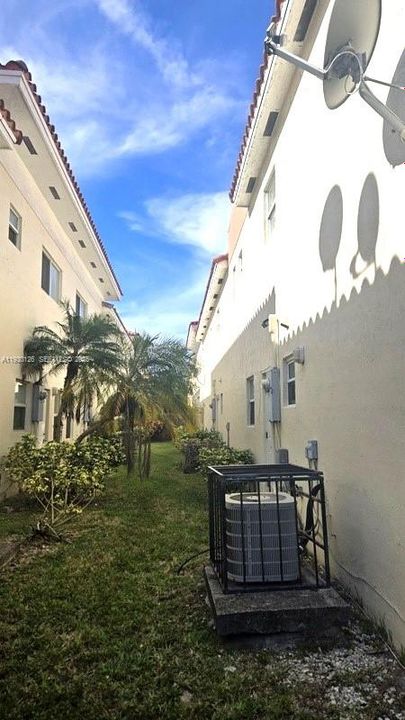 待售: $329,900 (2 贝兹, 2 浴室, 1250 平方英尺)