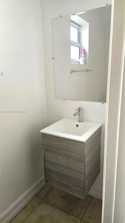 待售: $329,900 (2 贝兹, 2 浴室, 1250 平方英尺)