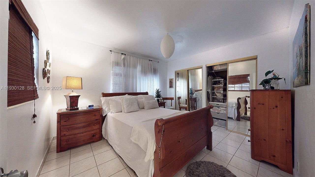 For Sale: $249,000 (1 beds, 1 baths, 980 Square Feet)