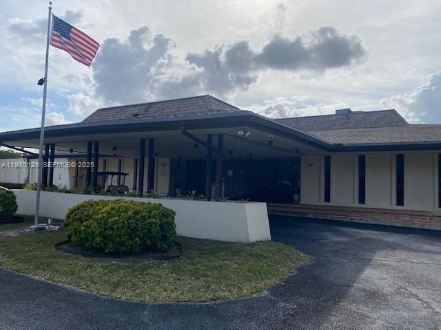 For Sale: $249,000 (1 beds, 1 baths, 980 Square Feet)