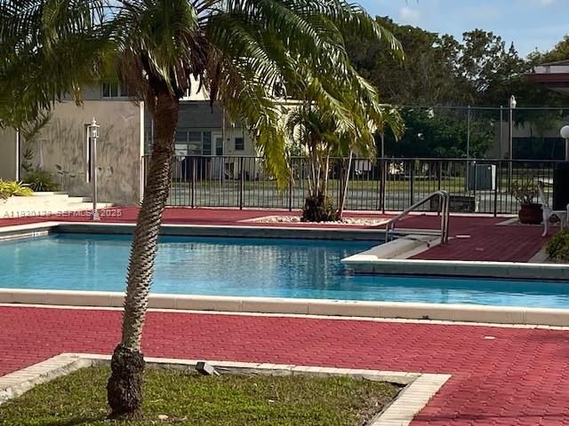 For Sale: $249,000 (1 beds, 1 baths, 980 Square Feet)