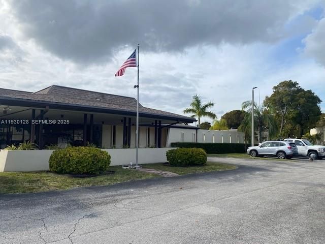 For Sale: $249,000 (1 beds, 1 baths, 980 Square Feet)