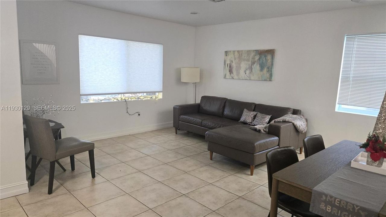 For Rent: $2,400 (2 beds, 2 baths, 1250 Square Feet)