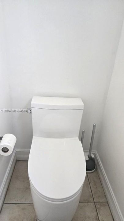 For Rent: $2,400 (2 beds, 2 baths, 1250 Square Feet)