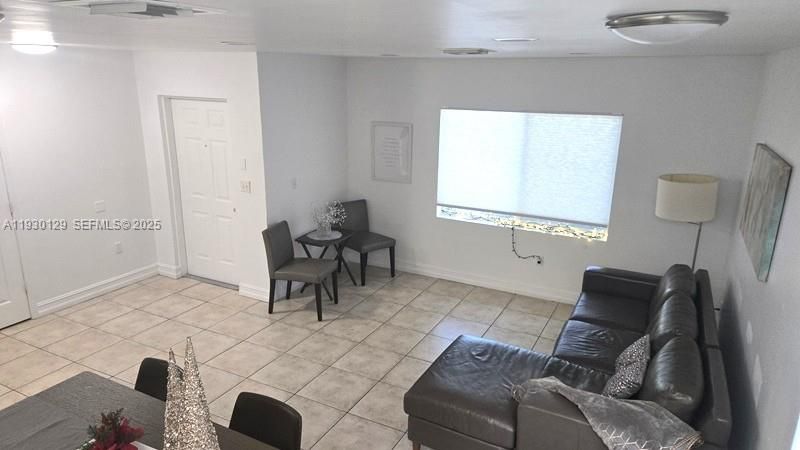 For Rent: $2,400 (2 beds, 2 baths, 1250 Square Feet)
