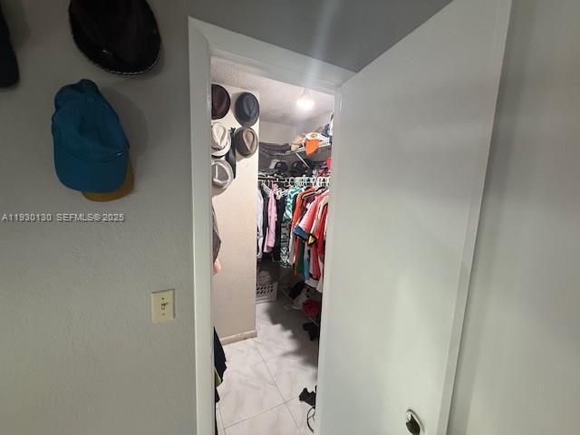 walking Closet