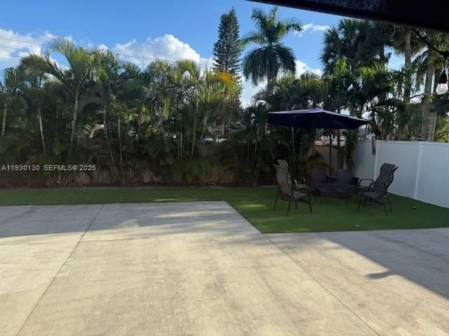 For Sale: $600,000 (3 beds, 2 baths, 1370 Square Feet)