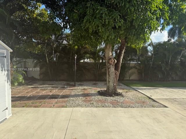 For Sale: $600,000 (3 beds, 2 baths, 1370 Square Feet)