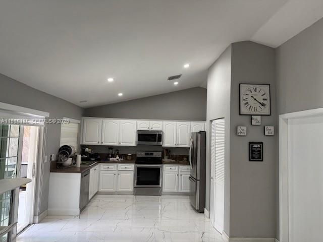 For Sale: $600,000 (3 beds, 2 baths, 1370 Square Feet)