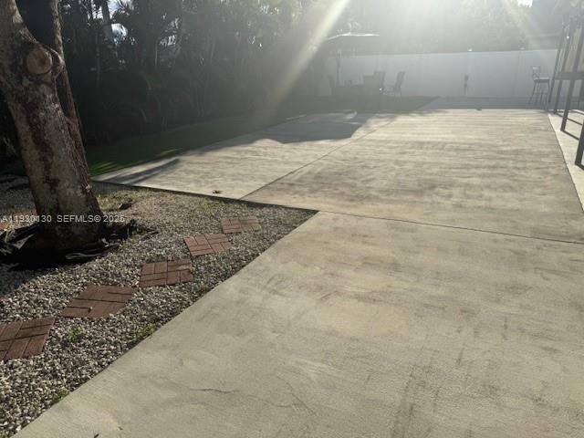 For Sale: $600,000 (3 beds, 2 baths, 1370 Square Feet)