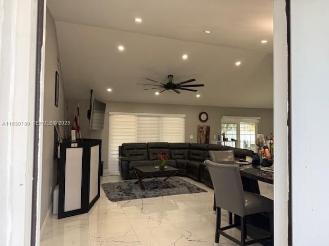 For Sale: $600,000 (3 beds, 2 baths, 1370 Square Feet)