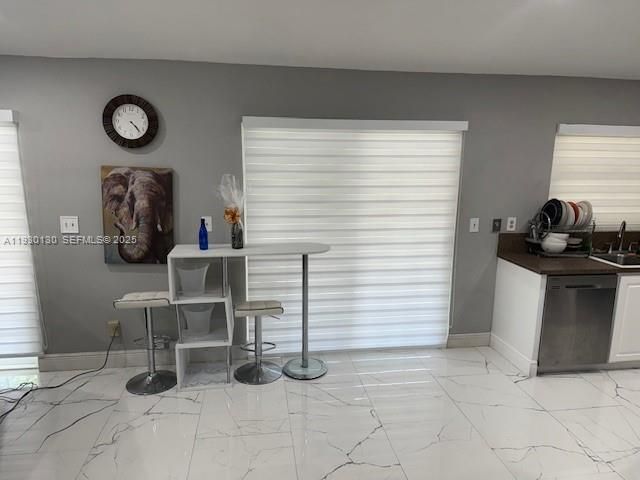 For Sale: $600,000 (3 beds, 2 baths, 1370 Square Feet)