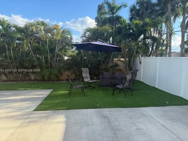 For Sale: $600,000 (3 beds, 2 baths, 1370 Square Feet)