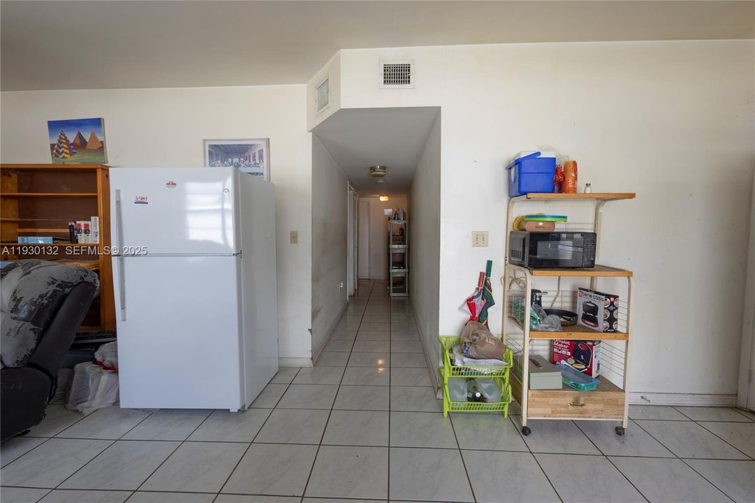 En Venta: $794,100 (5 camas, 2 baños, 1980 Pies cuadrados)