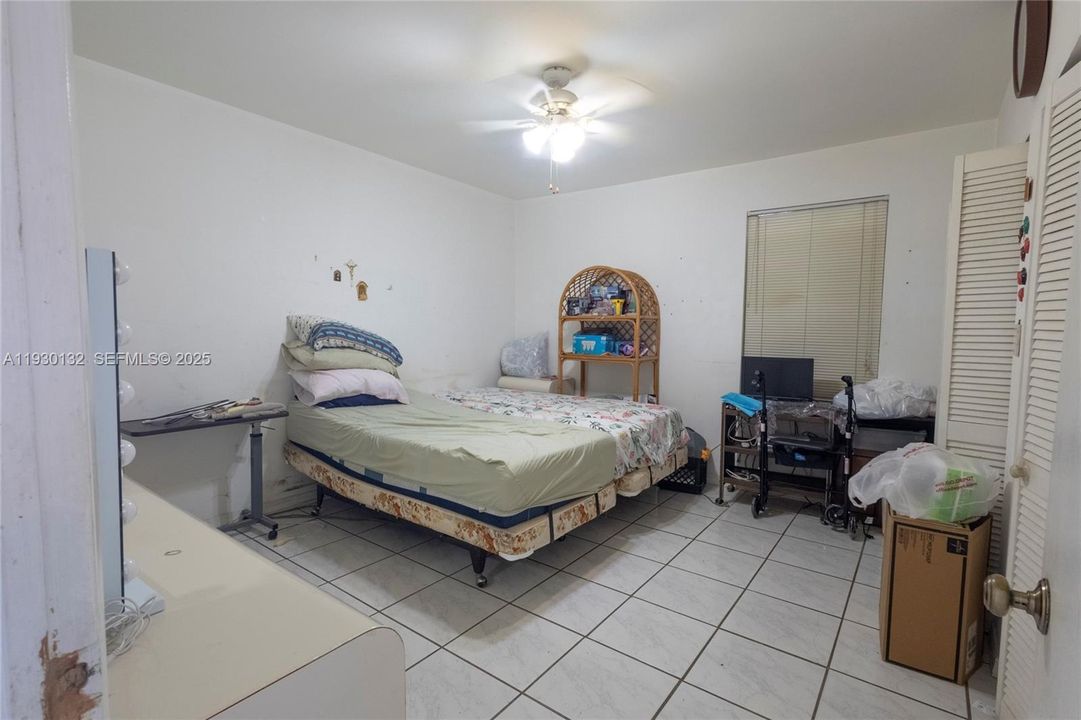 En Venta: $794,100 (5 camas, 2 baños, 1980 Pies cuadrados)