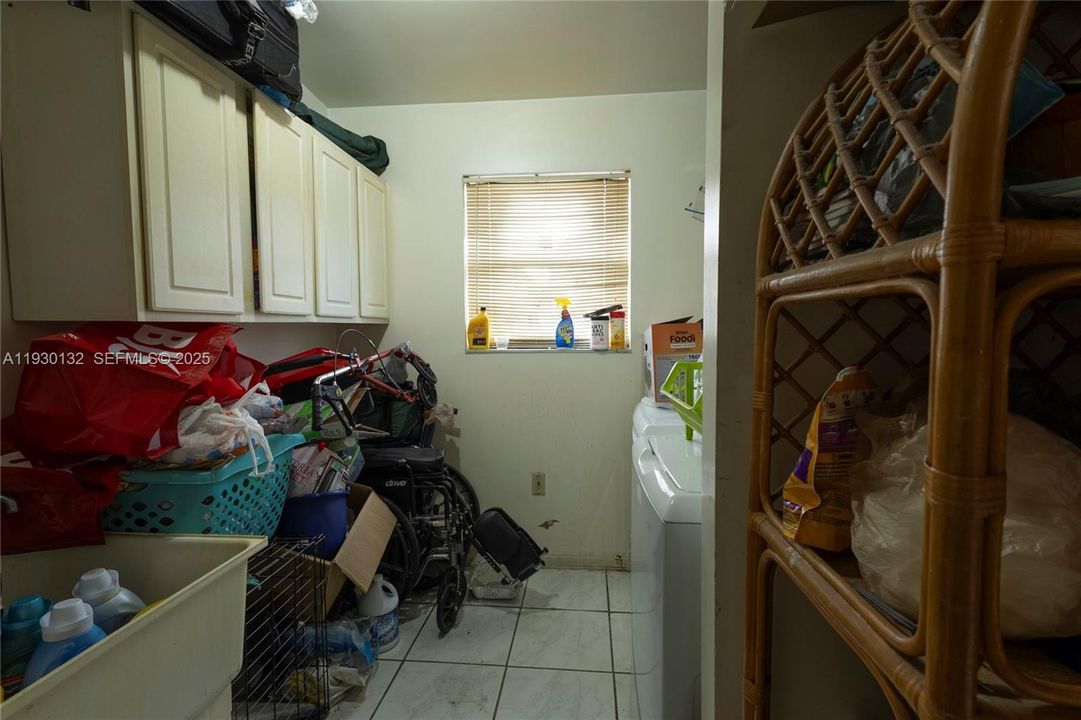 En Venta: $794,100 (5 camas, 2 baños, 1980 Pies cuadrados)