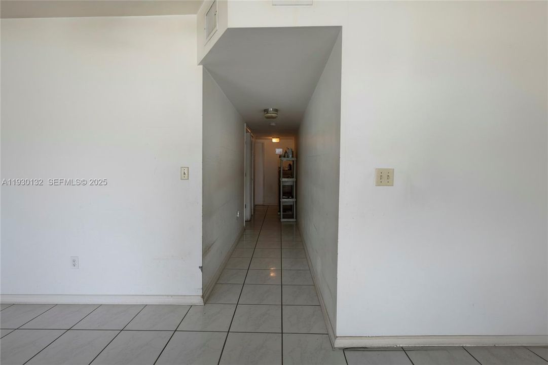 En Venta: $794,100 (5 camas, 2 baños, 1980 Pies cuadrados)