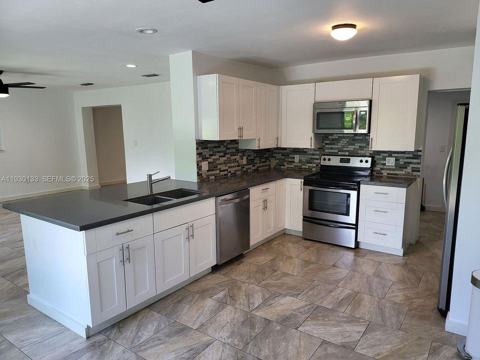 For Rent: $4,500 (3 beds, 2 baths, 1644 Square Feet)