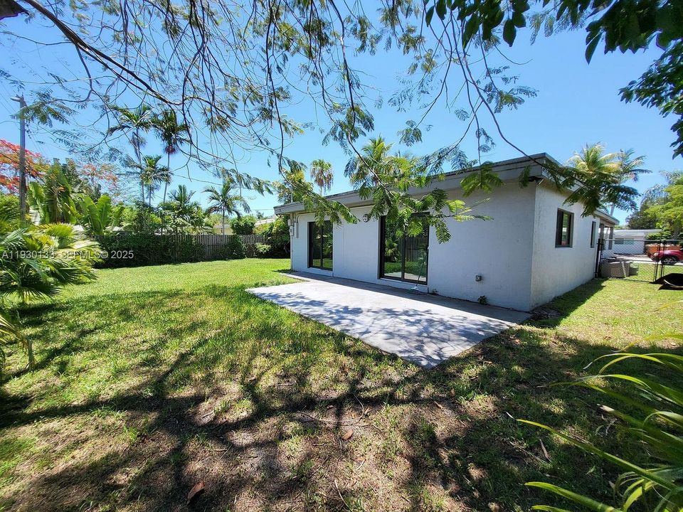 For Rent: $4,500 (3 beds, 2 baths, 1644 Square Feet)