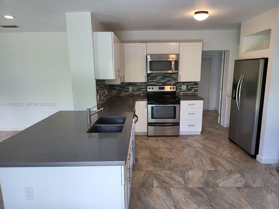 For Rent: $4,500 (3 beds, 2 baths, 1644 Square Feet)