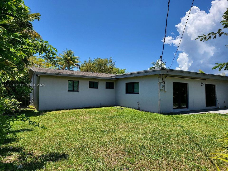 For Rent: $4,500 (3 beds, 2 baths, 1644 Square Feet)