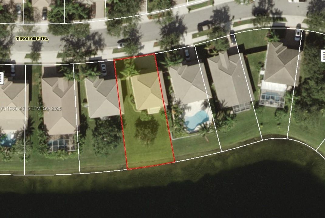 Под контрактом: $4,990 (4 спален, 2 ванн, 2445 Квадратных фут)