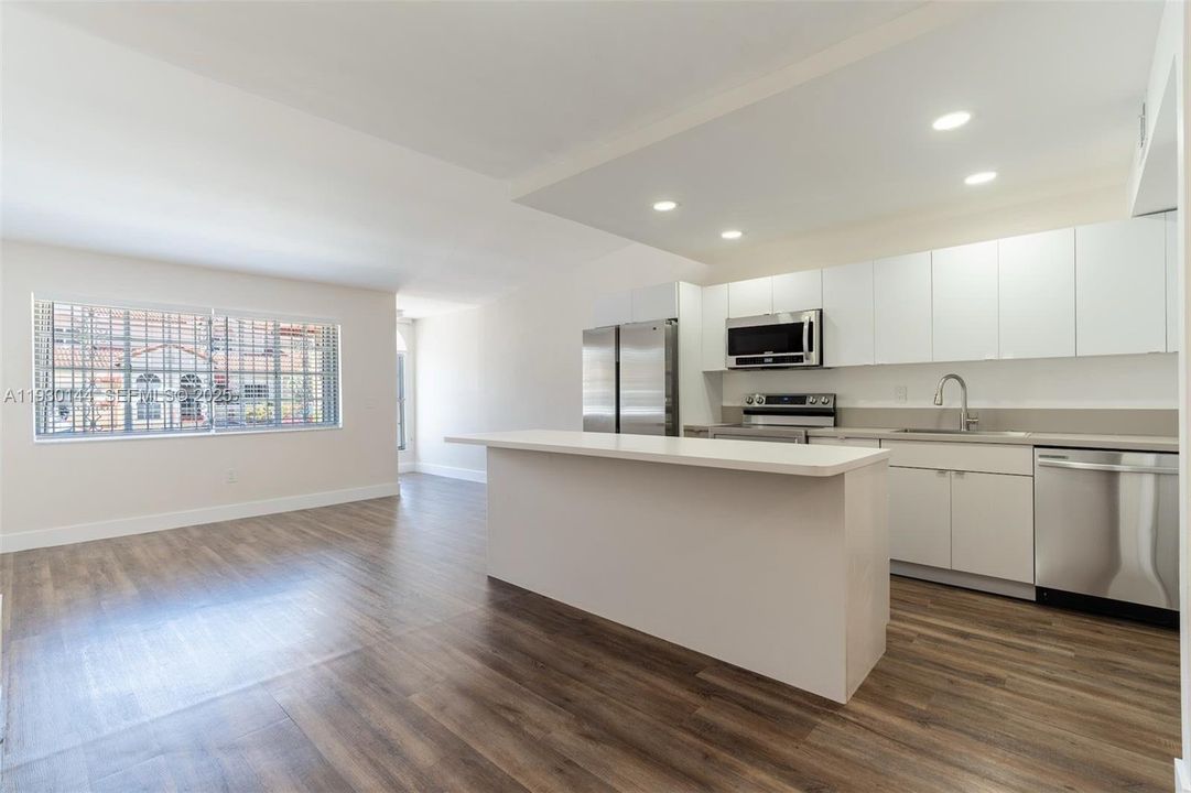 En Renta: $2,950 (3 camas, 2 baños, 1270 Pies cuadrados)