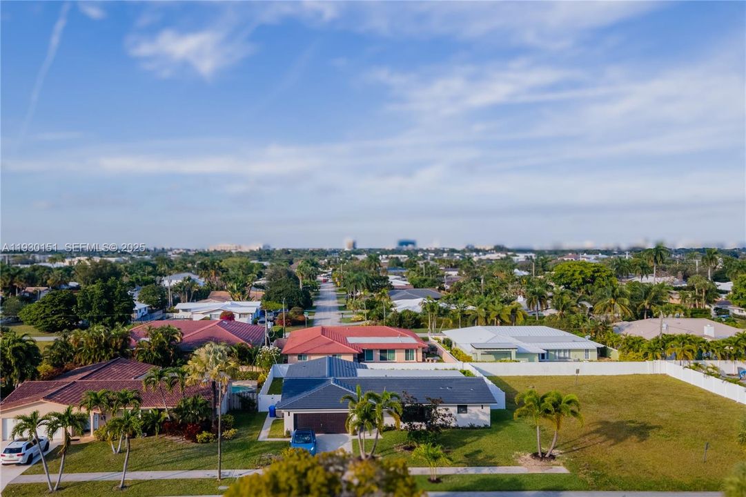 For Sale: $1,695,000 (3 beds, 3 baths, 2323 Square Feet)