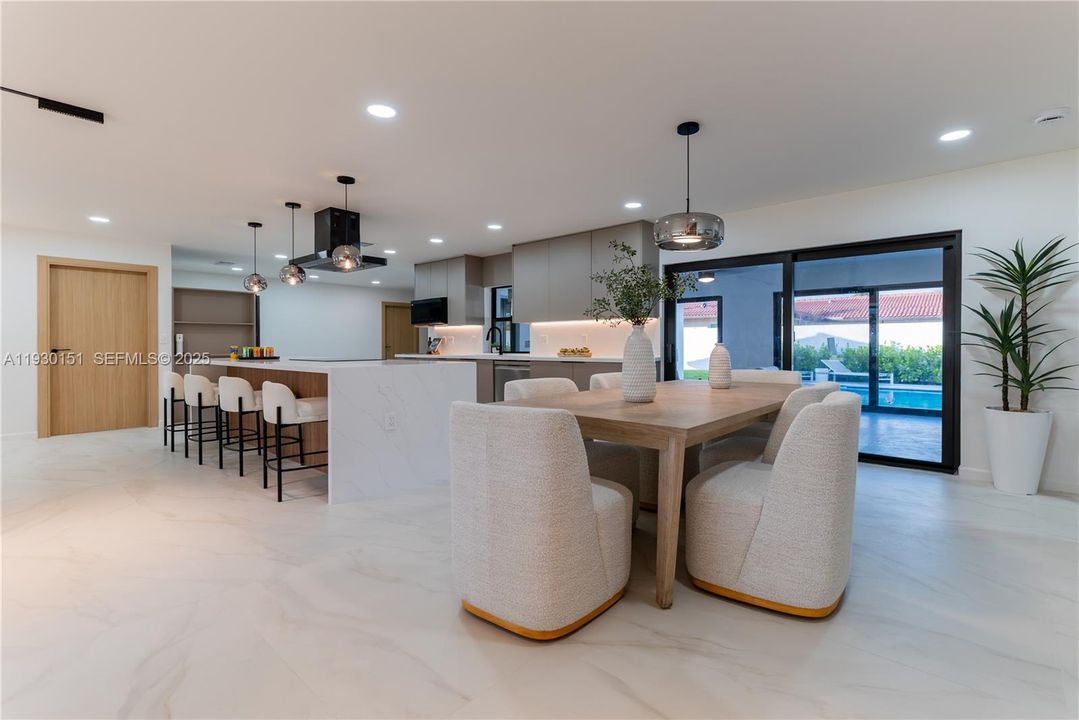 For Sale: $1,695,000 (3 beds, 3 baths, 2323 Square Feet)