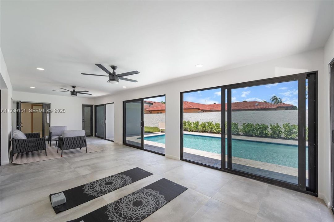 For Sale: $1,695,000 (3 beds, 3 baths, 2323 Square Feet)