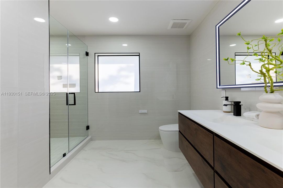 For Sale: $1,695,000 (3 beds, 3 baths, 2323 Square Feet)