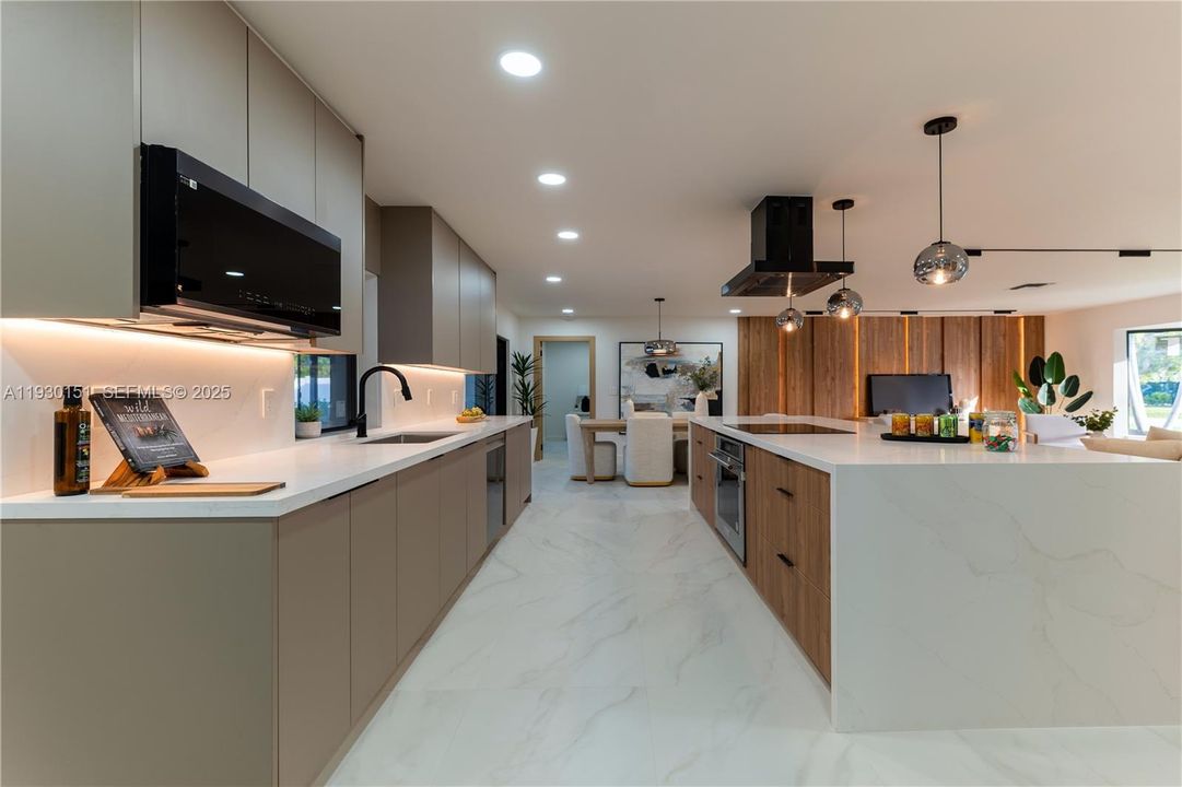 For Sale: $1,695,000 (3 beds, 3 baths, 2323 Square Feet)