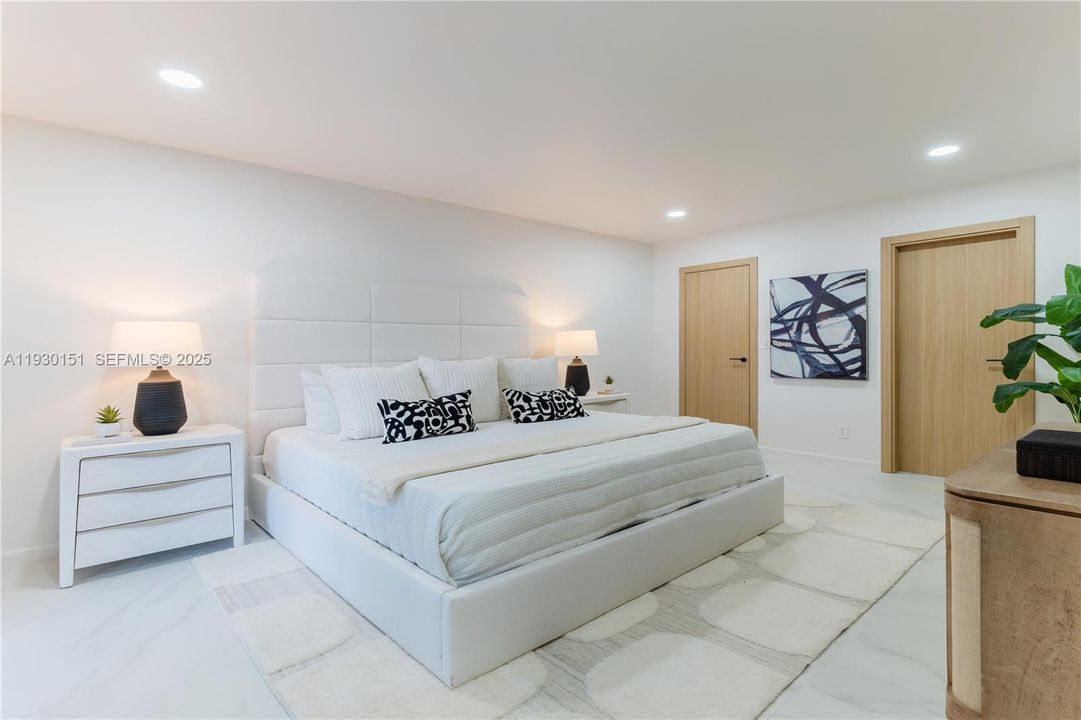 For Sale: $1,695,000 (3 beds, 3 baths, 2323 Square Feet)