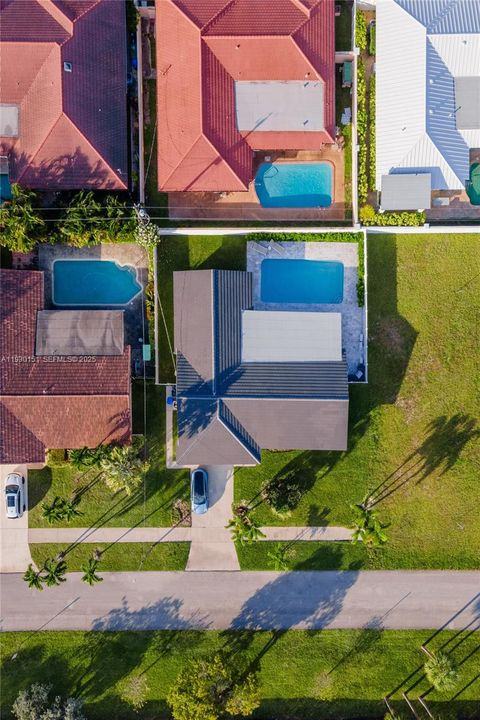 For Sale: $1,695,000 (3 beds, 3 baths, 2323 Square Feet)