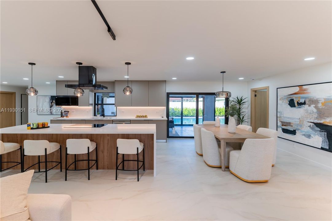 For Sale: $1,695,000 (3 beds, 3 baths, 2323 Square Feet)