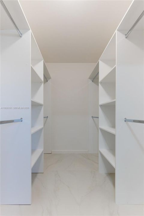 For Sale: $1,695,000 (3 beds, 3 baths, 2323 Square Feet)