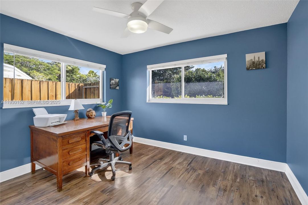 For Sale: $565,000 (3 beds, 2 baths, 1747 Square Feet)