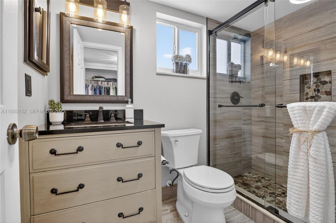 For Sale: $565,000 (3 beds, 2 baths, 1747 Square Feet)